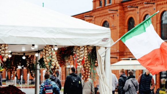 Poczuć się jak we Włoszech … – włoski jarmark wraca na rynek Manufaktury