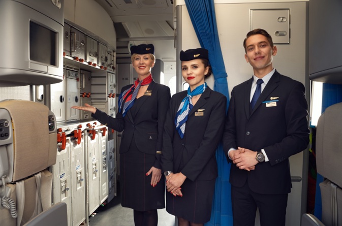 Zostań stewardesą w Polskich Liniach Lotniczych LOT. 5 pytań do Magdy z kampanii „Ważne, z kim podróżujesz”